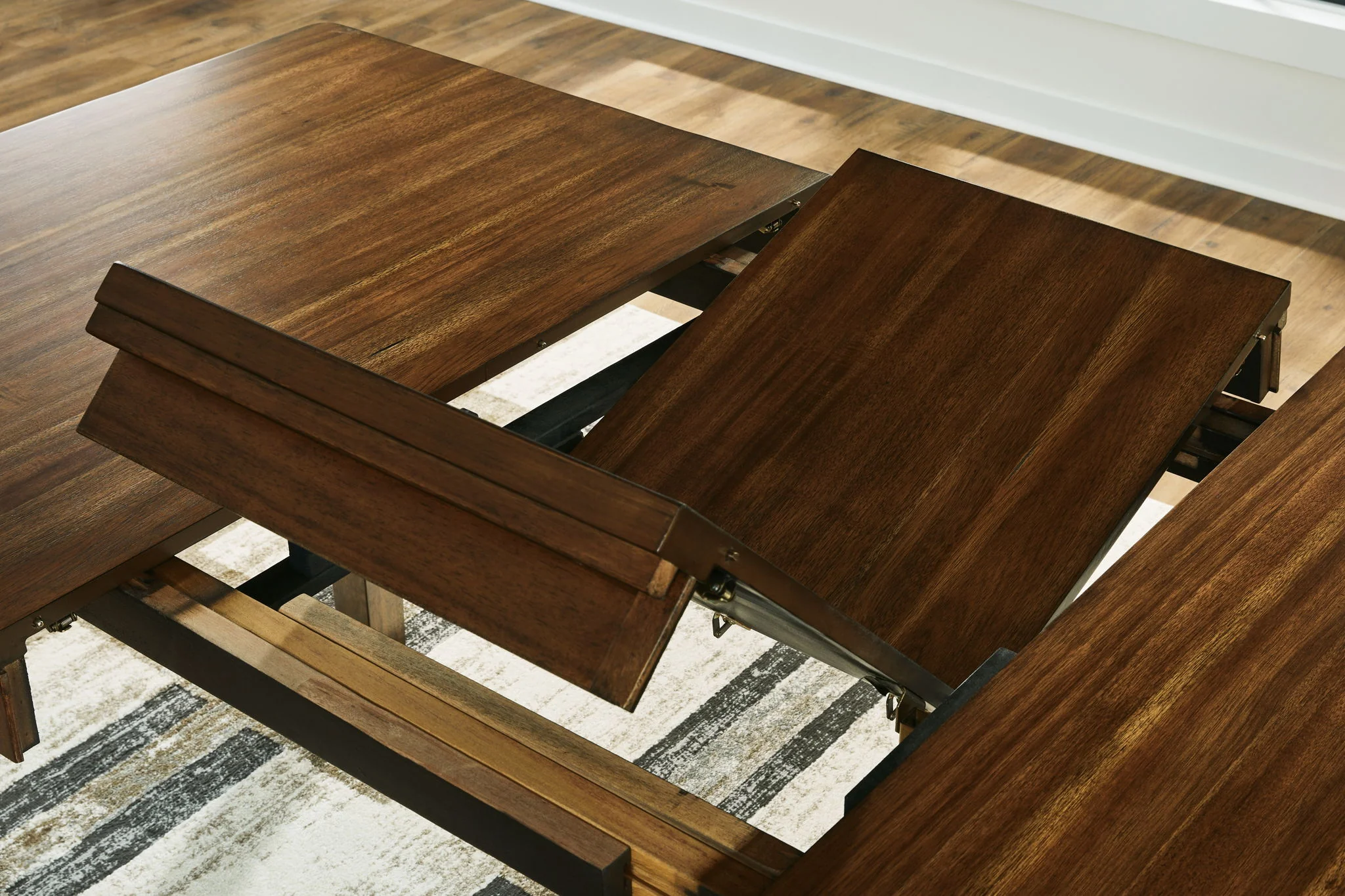 Ralene - Dining Room Table