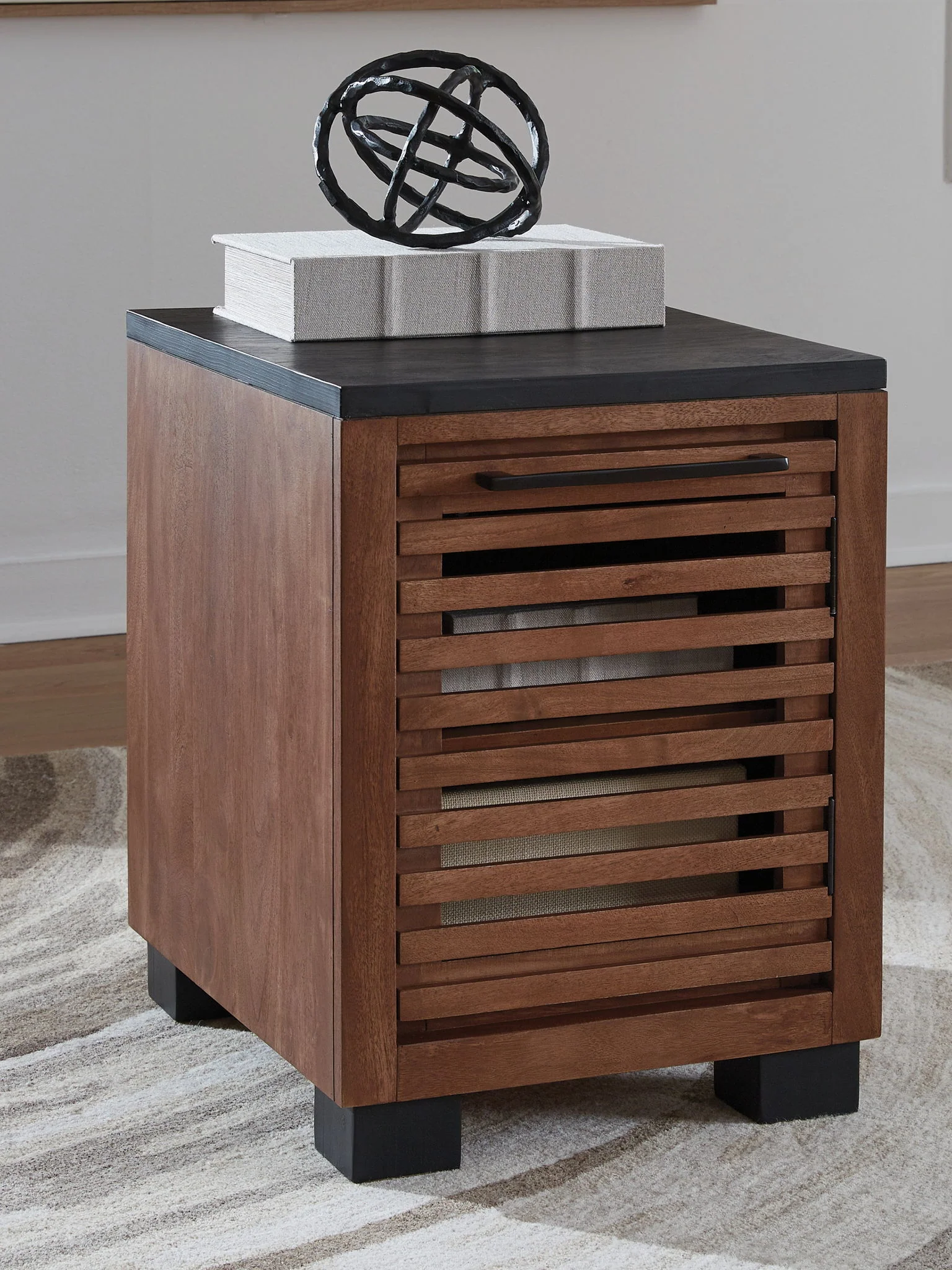 7619-kallari-chair-side-end-table-warm-brown-black-4.webp Kallari - Chair Side End Table - Warm Brown / Black