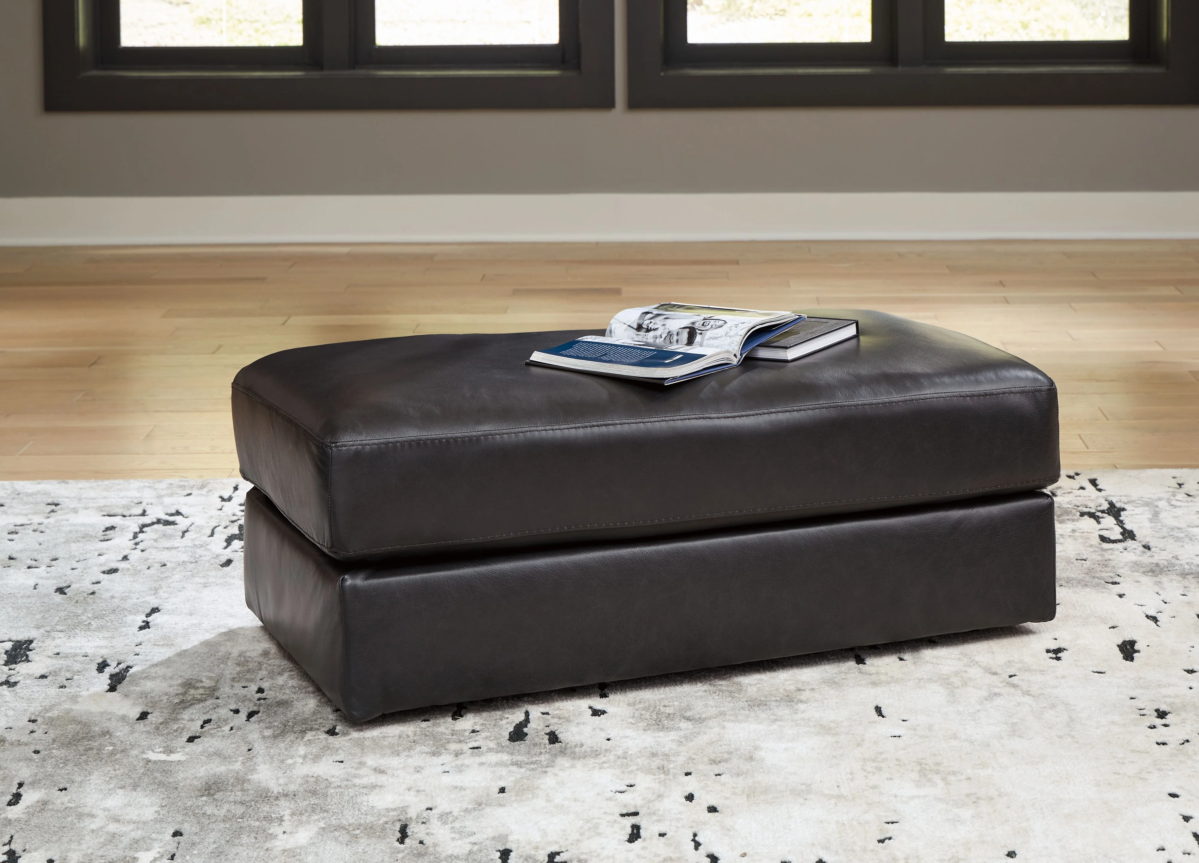 Amiata - Ottoman - Onyx