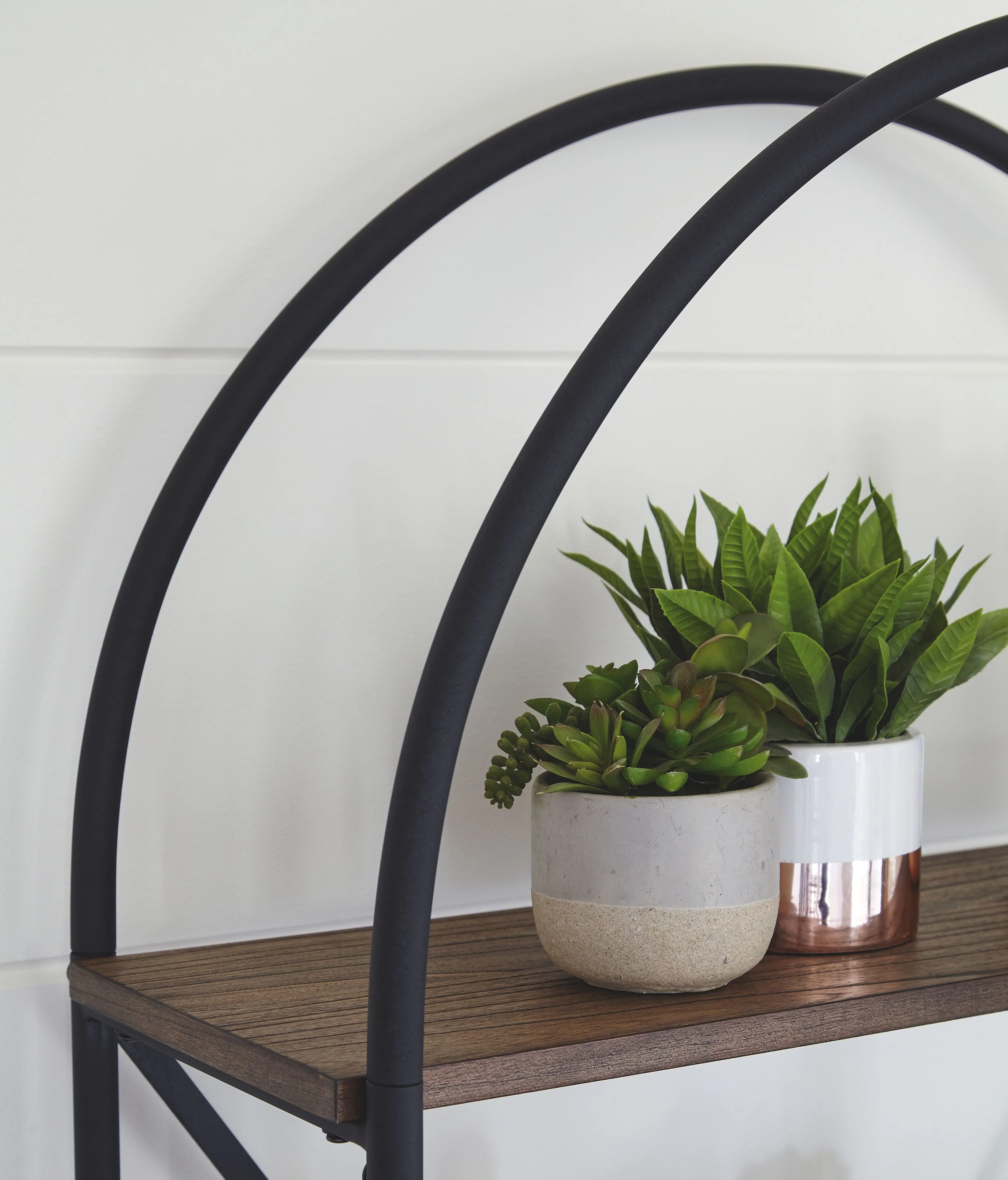Galtbury - Bookcase - Brown / Black
