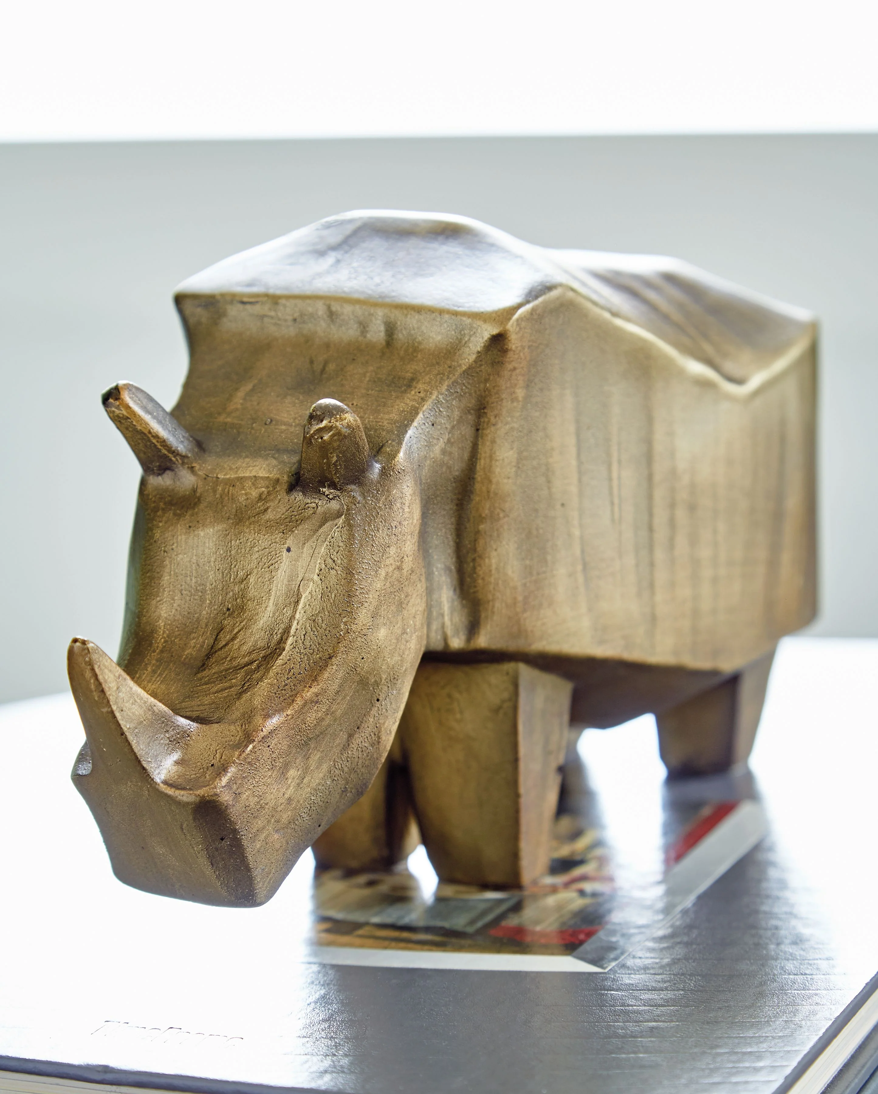 8053-gentwell-sculpture-antique-gold-finish-5.webp Gentwell - Sculpture - Antique Gold Finish