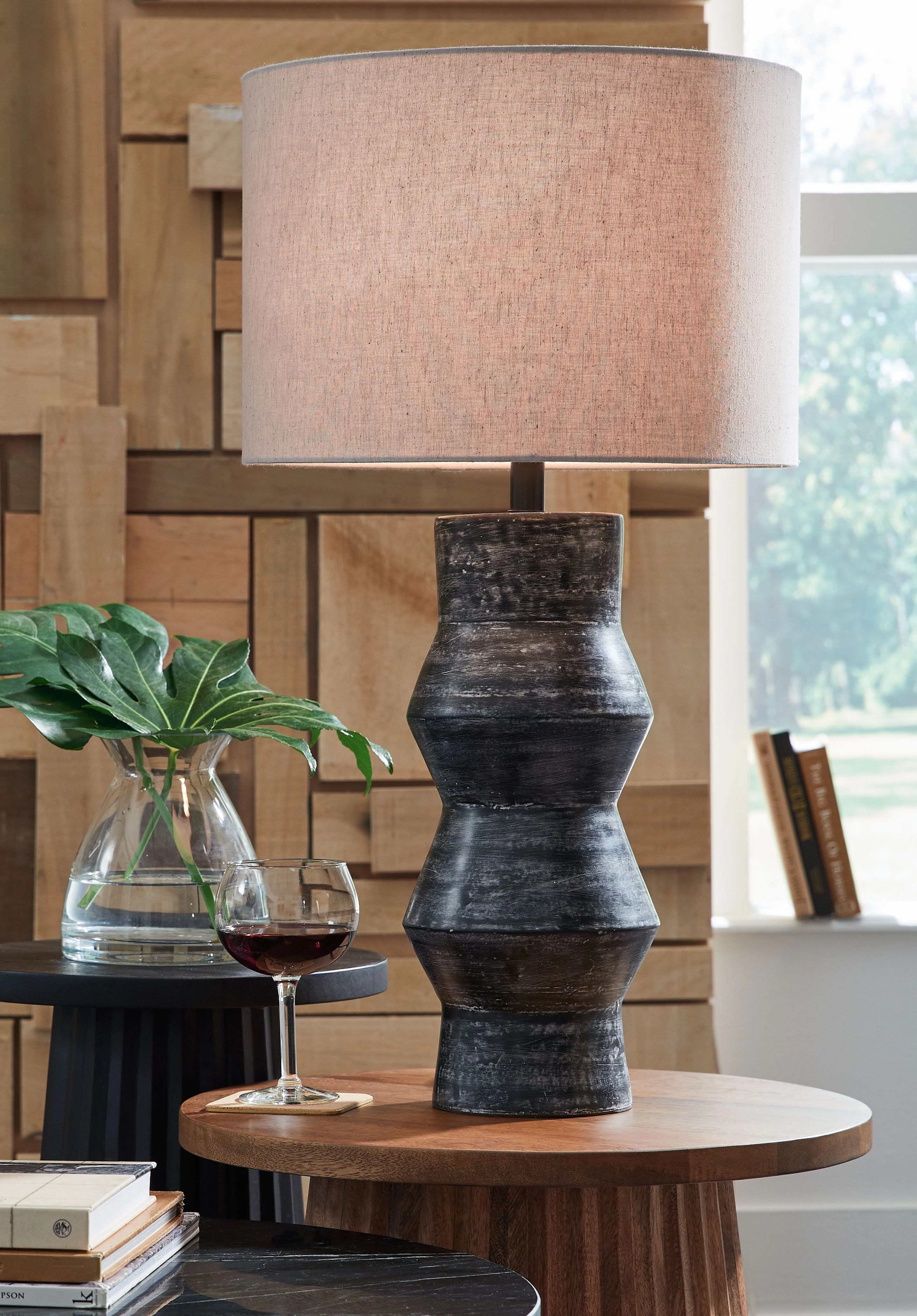 8070-kerbert-terracotta-table-lamp-distressed-black-3.webp Kerbert - Terracotta Table Lamp - Distressed Black