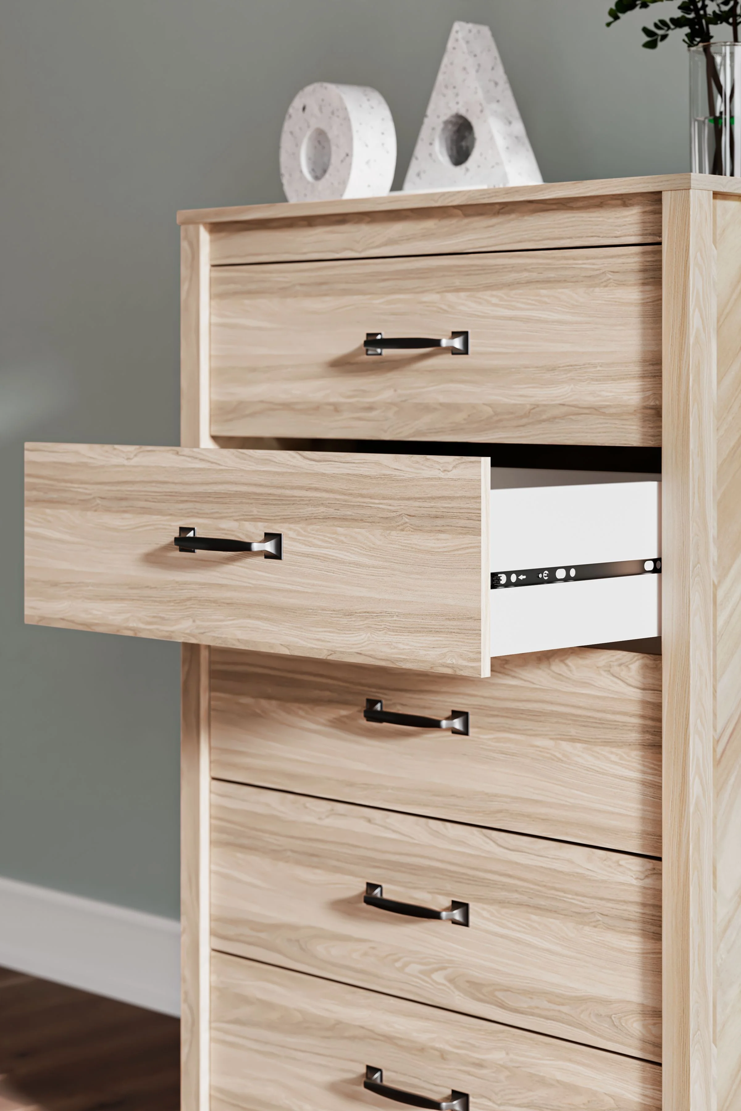 8173-battelle-five-drawer-chest-tan-6.webp Battelle - Five Drawer Chest - Tan