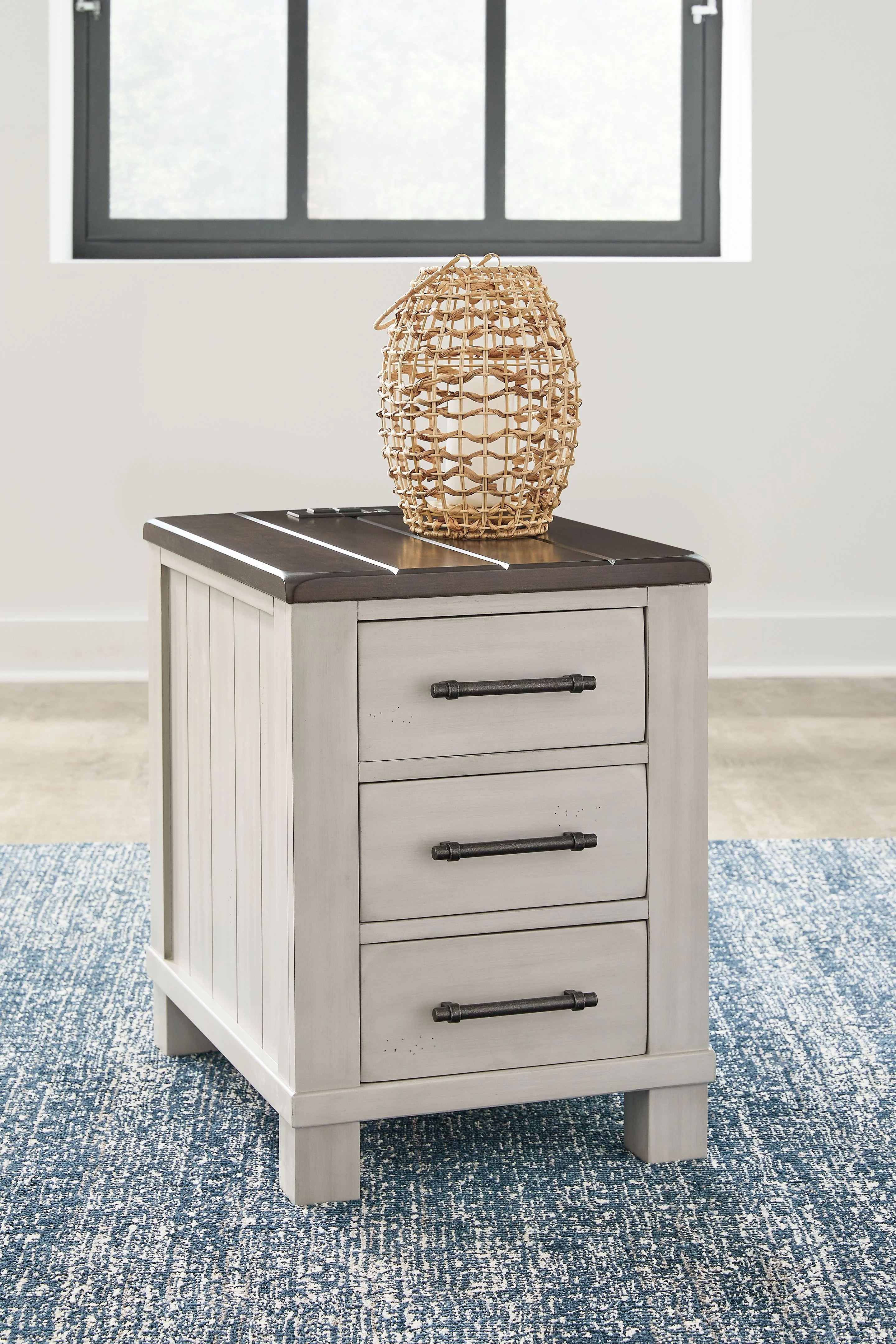 8196-darborn-chair-side-end-table-gray-brown-6.webp Darborn - Chair Side End Table - Gray / Brown