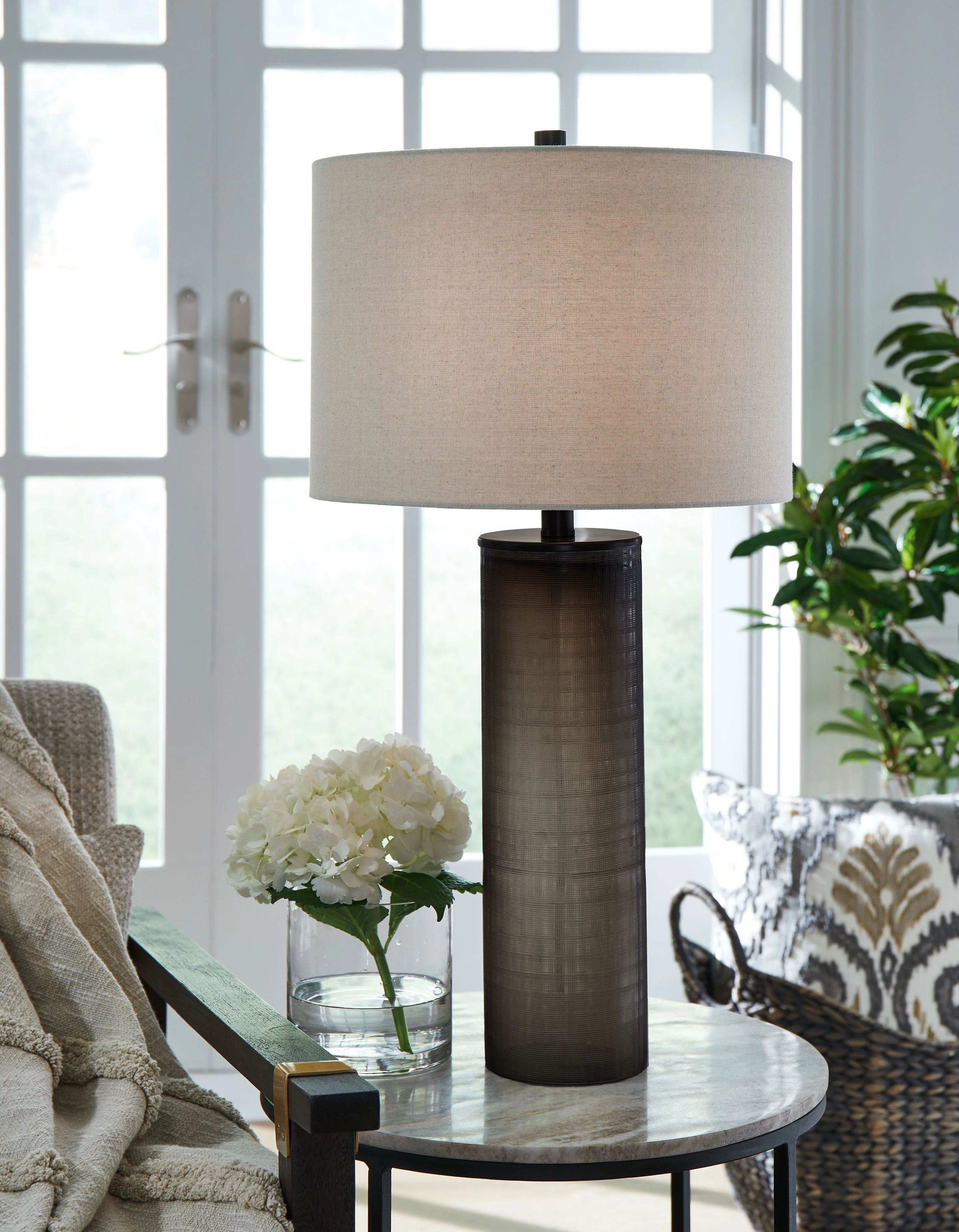 8208-dingerly-glass-table-lamp-brown-4.webp Dingerly - Glass Table Lamp - Brown