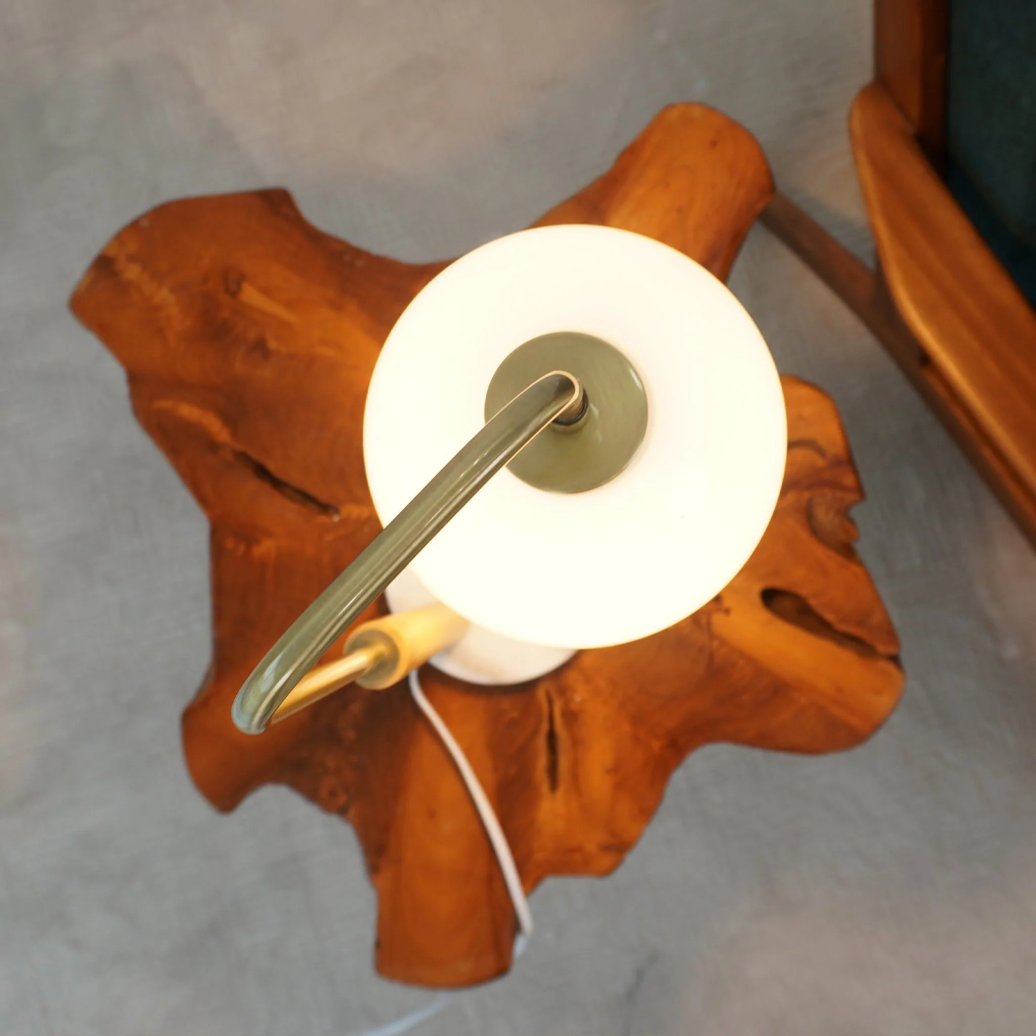 8268-bedside-table-lamp-with-globe-lampshade-white-7.webp Bedside Table Lamp With Globe Lampshade - White