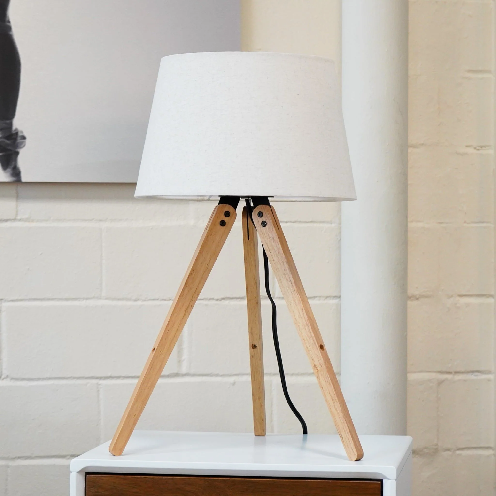 Decorative LED Desk Lamp, 3 Legged - Natural