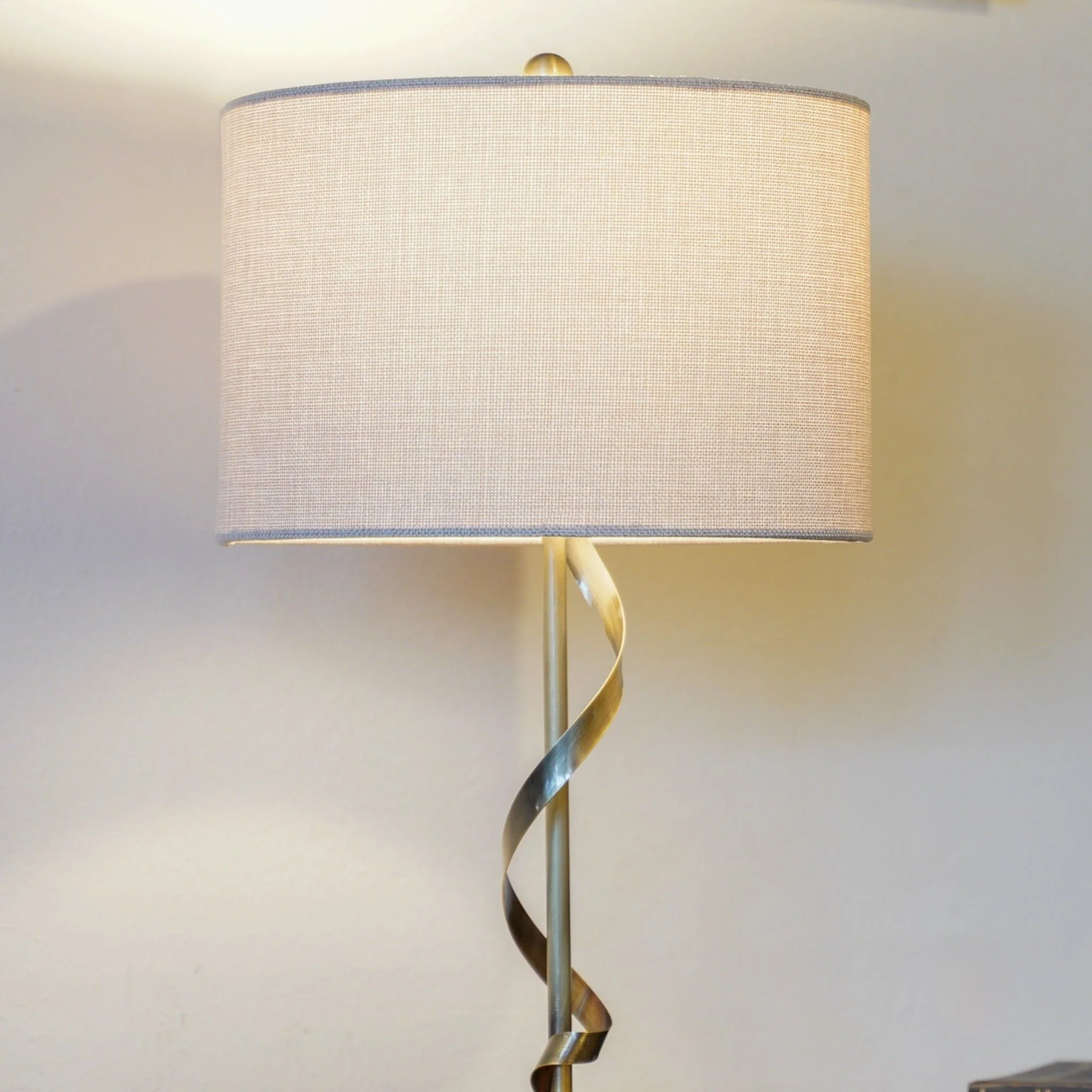8275-nightstand-desk-lamp-with-twisted-base-white-11.webp Nightstand Desk Lamp With Twisted Base - White