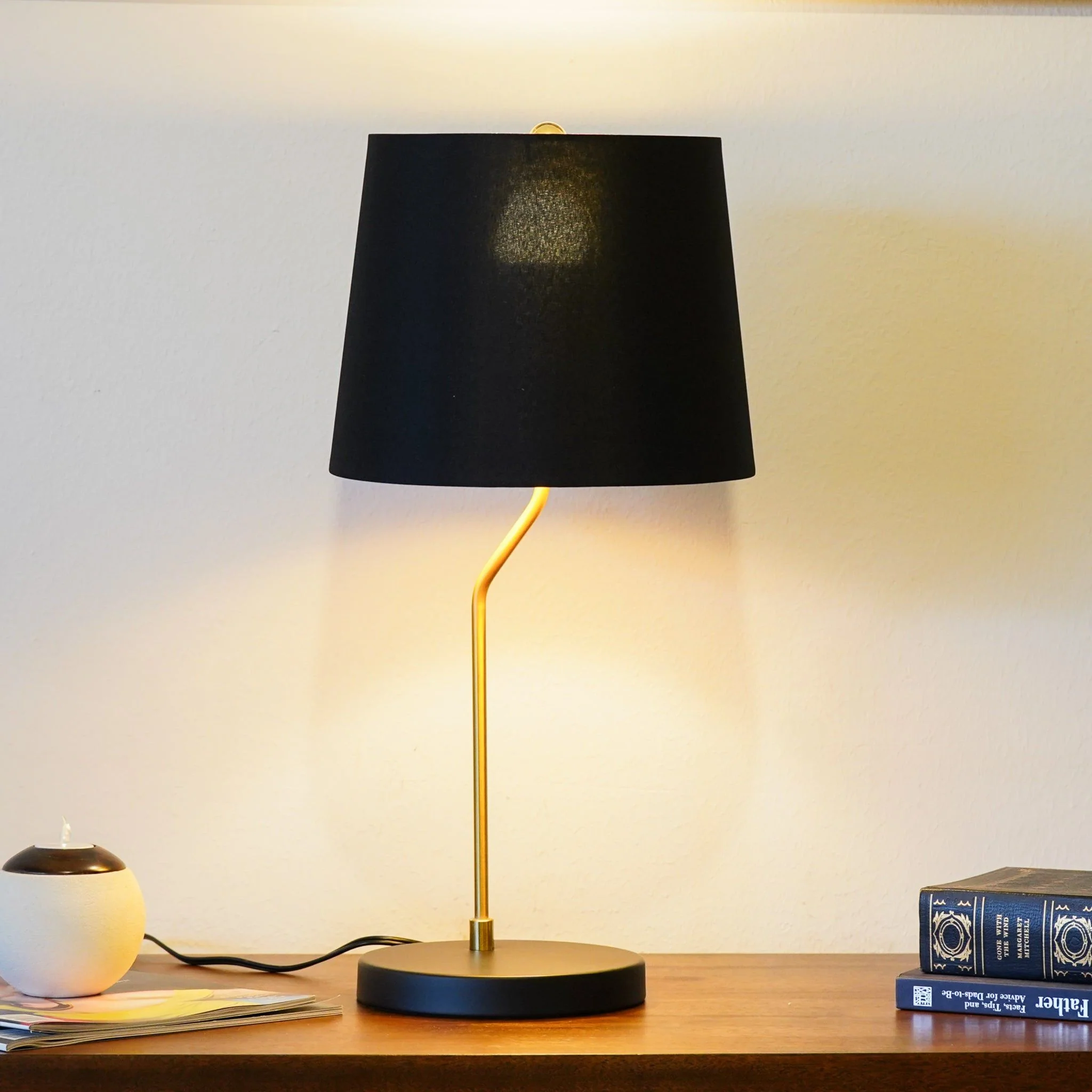 8279-desk-lamp-for-bedside-and-table-use-black-11.webp Desk Lamp For Bedside And Table Use - Black