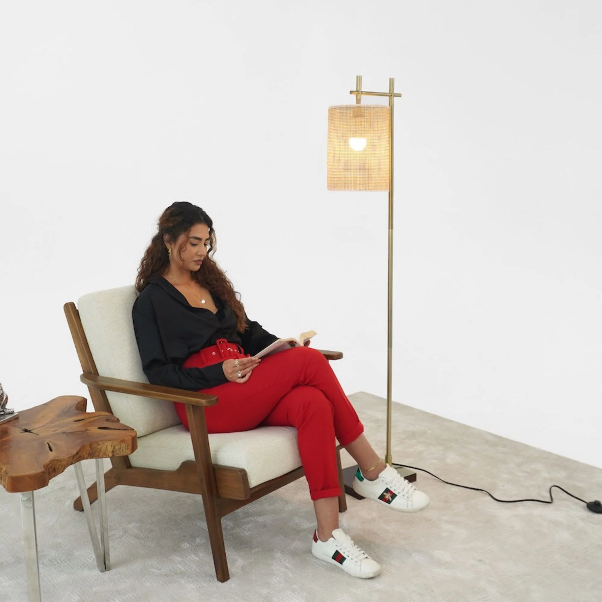 8284-brizo-tall-corner-floor-lamp-gold-11.webp Brizo - Tall Corner Floor Lamp - Gold
