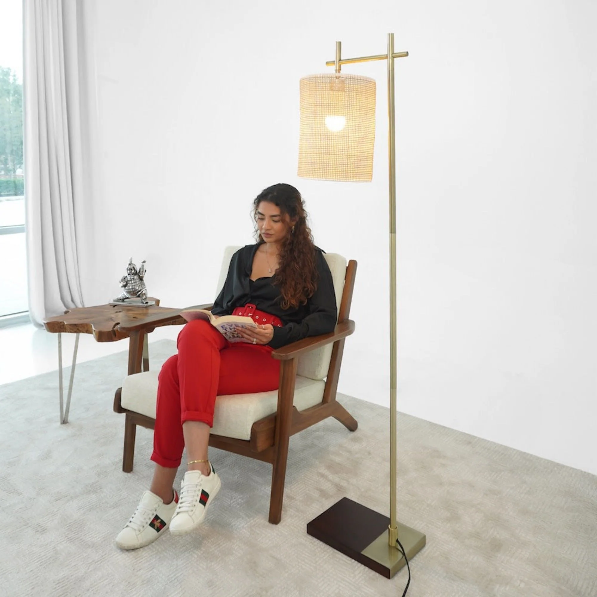 8284-brizo-tall-corner-floor-lamp-gold-9.webp Brizo - Tall Corner Floor Lamp - Gold
