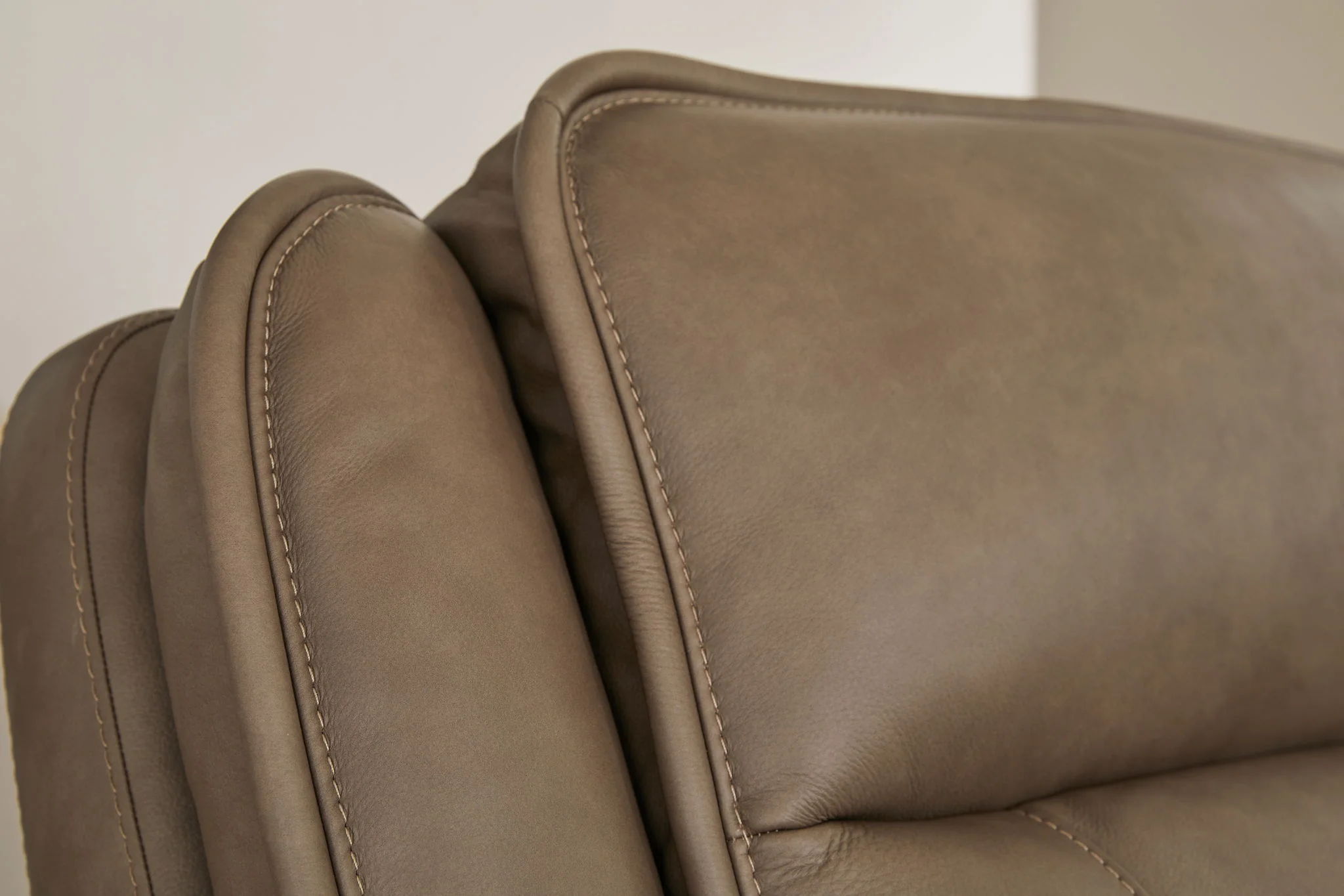 Glencroft - Power Recliner / Adjustable Headrest - Sahara