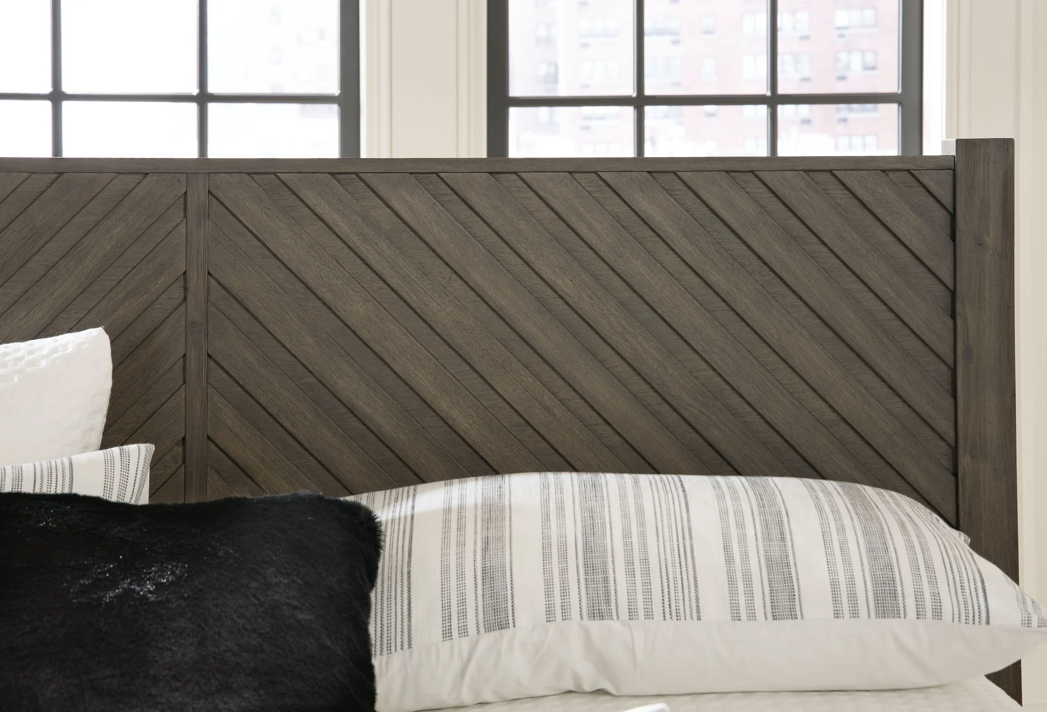 Arkenton - Panel Bed