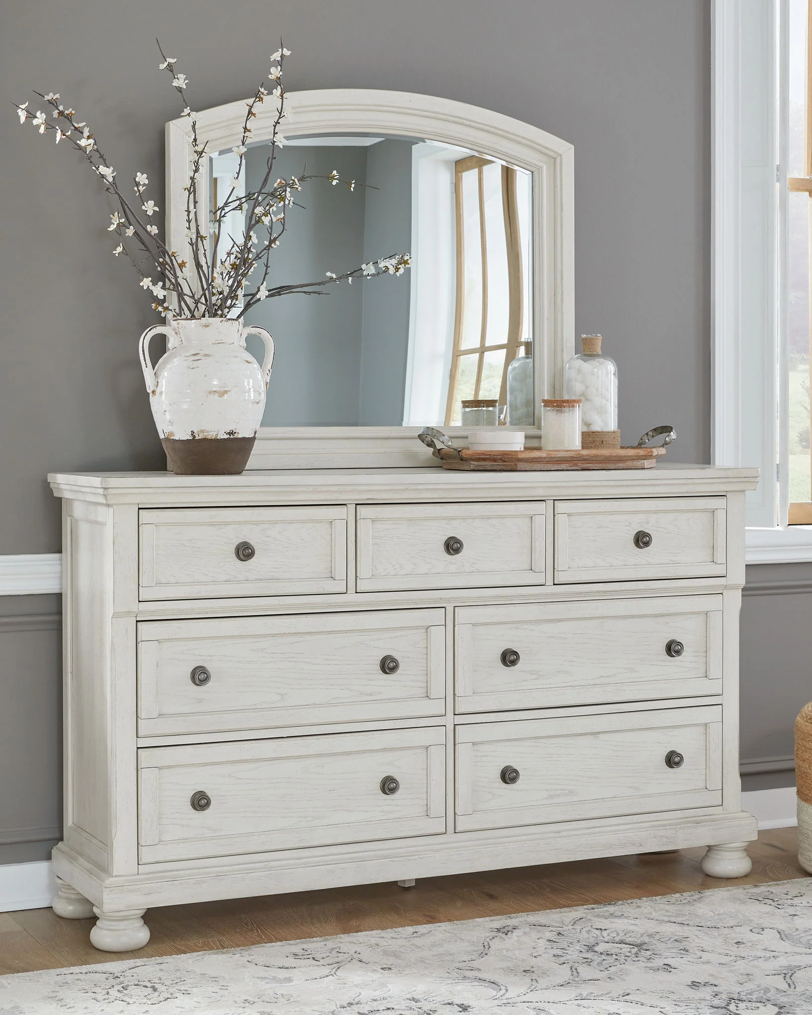8478-robbinsdale-dresser-mirror-antique-white-4.webp Robbinsdale - Dresser, Mirror - Antique White