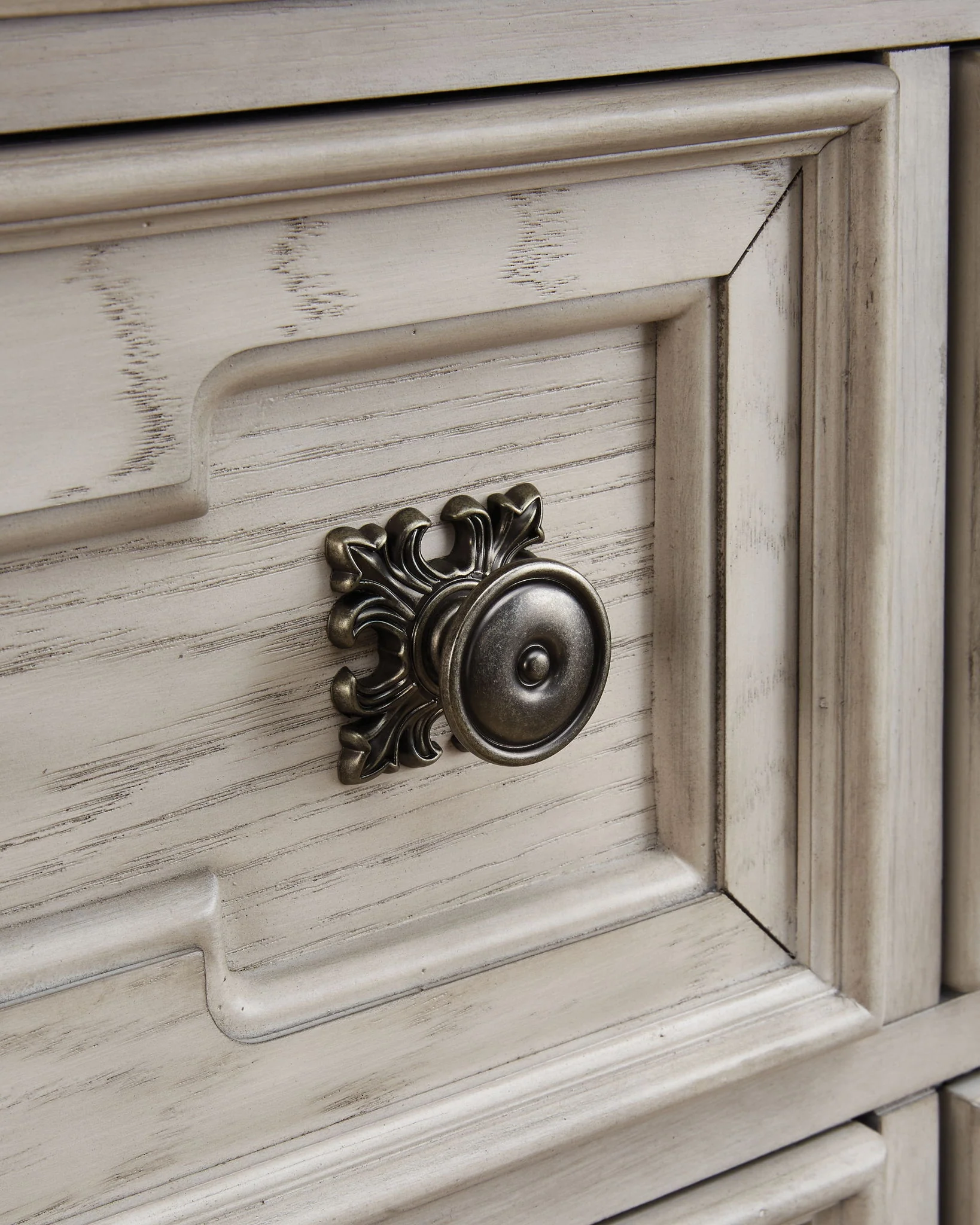 Bruchandi - Dresser