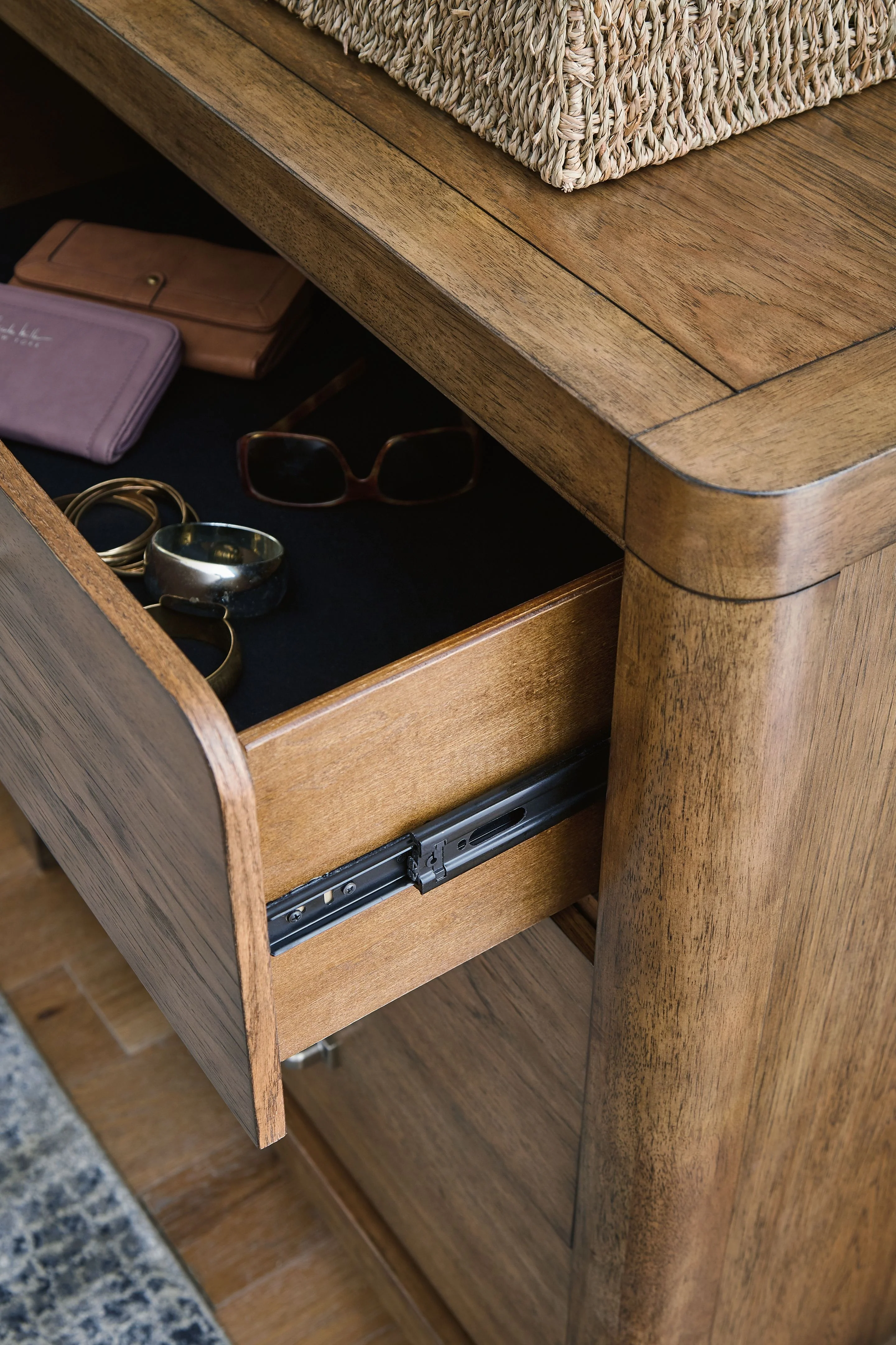 8528-cabalynn-five-drawer-chest-light-brown-6.webp Cabalynn - Five Drawer Chest - Light Brown