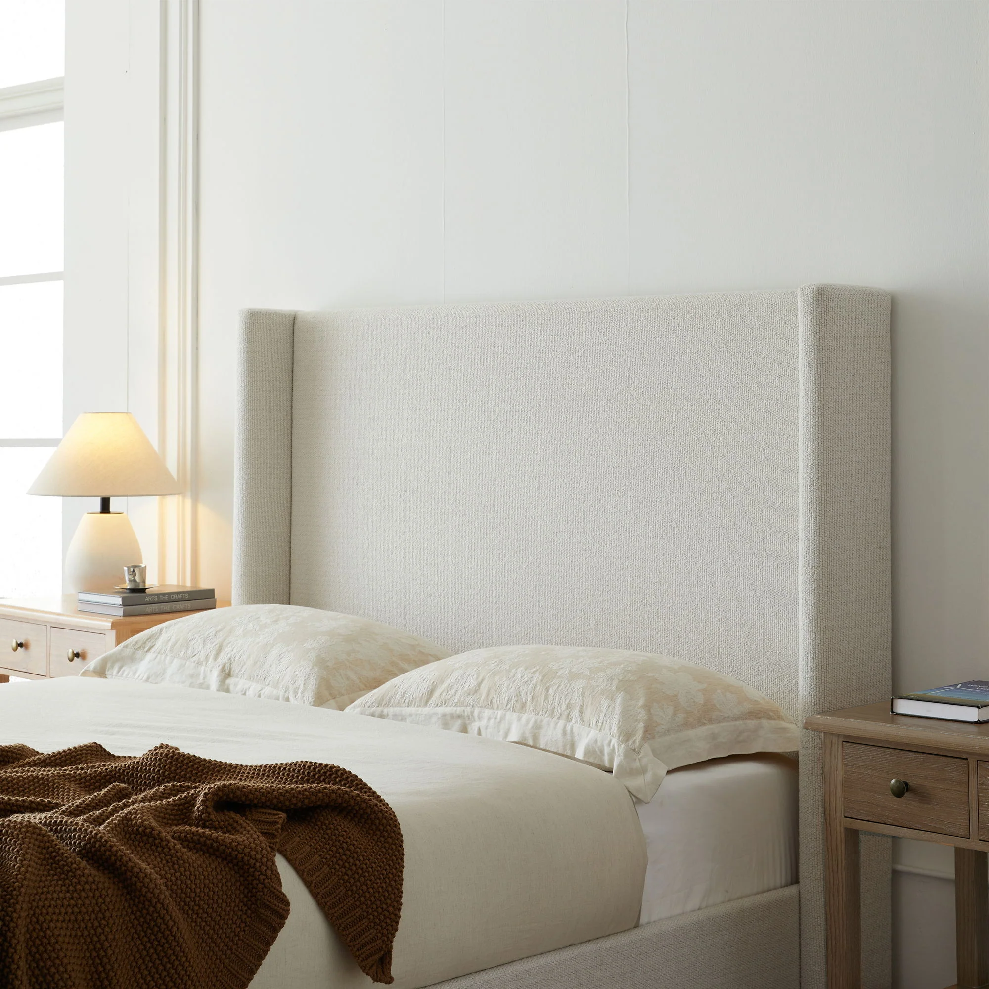 Hale - Upholstered Wingback Bed