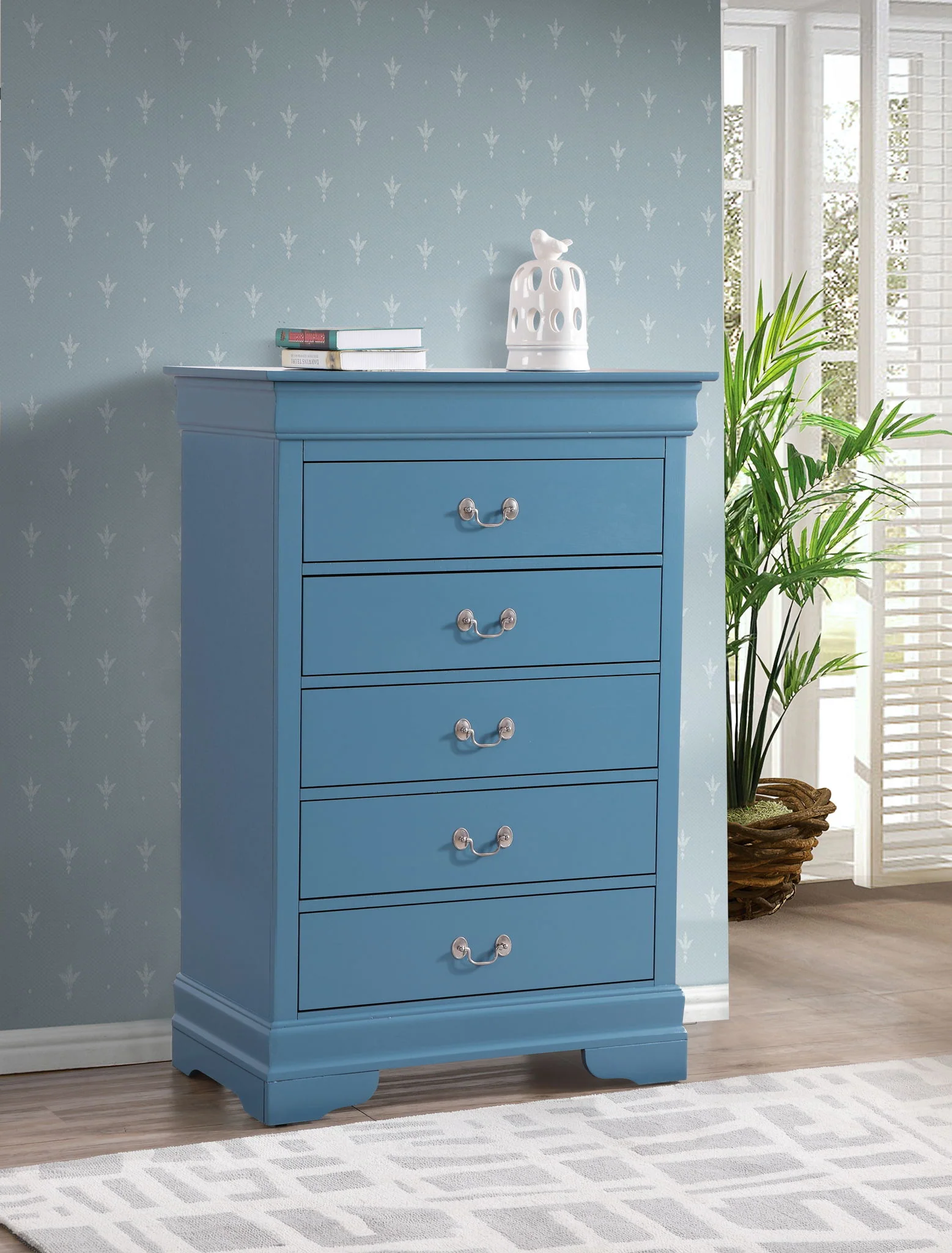 Louis Phillipe - Traditional Style Storage Chest Elegant