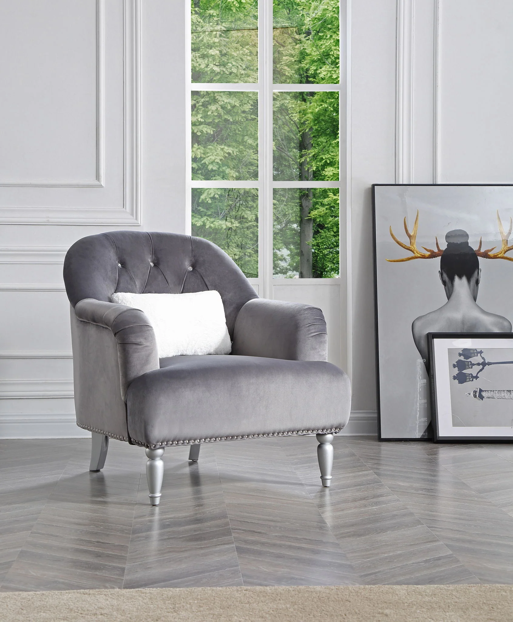 8904-elegant-traditional-armchair-2.webp Elegant Traditional Armchair