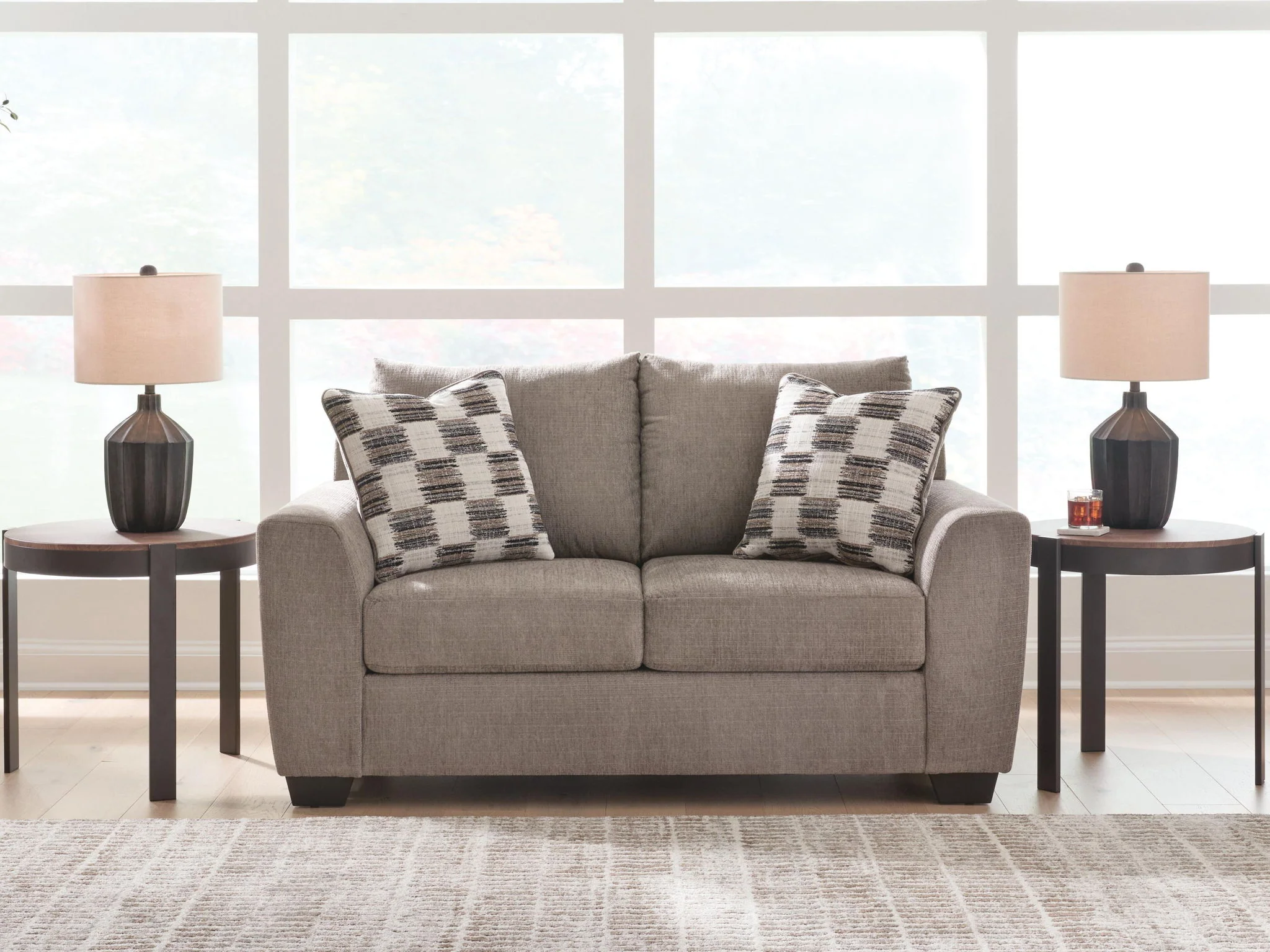 Loreo - Loveseat