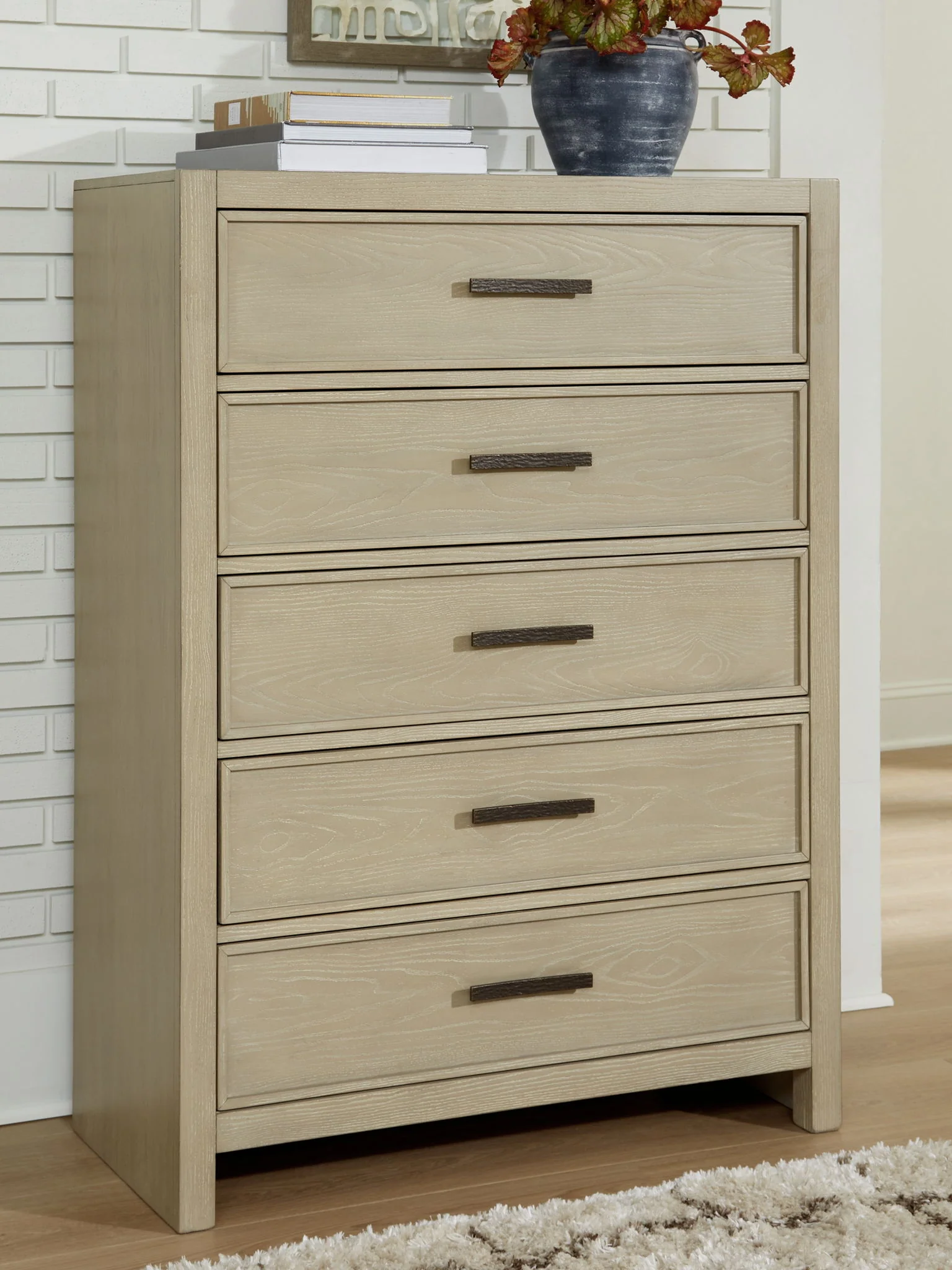 9034-calmoro-five-drawer-chest-gray-4.webp Calmoro - Five Drawer Chest - Gray