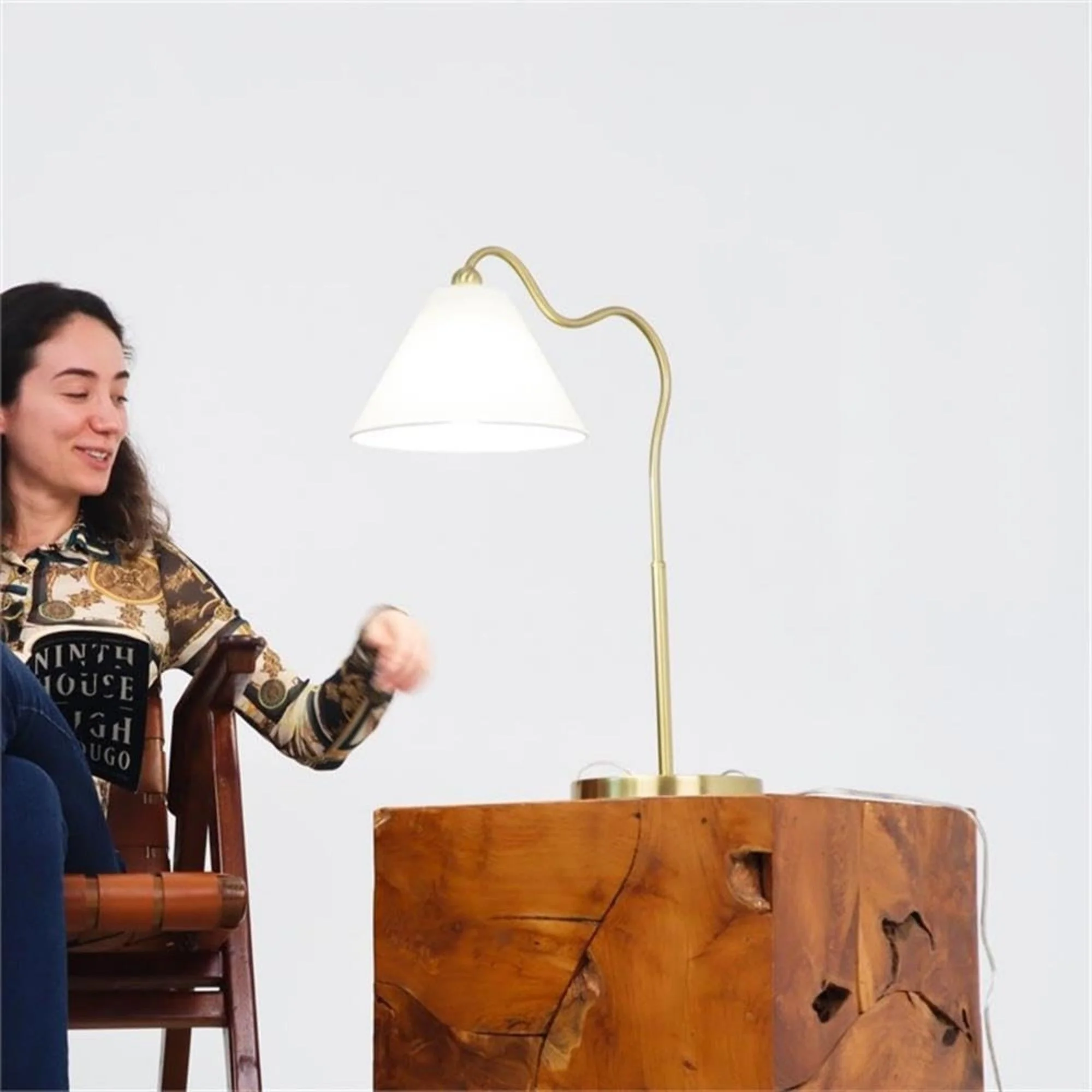 9035-ornate-ring-base-curved-table-lamp-with-triangle-drum-shade-gold-white-5.webp Ornate - Ring Base Curved Table Lamp With Triangle Drum Shade - Gold / White