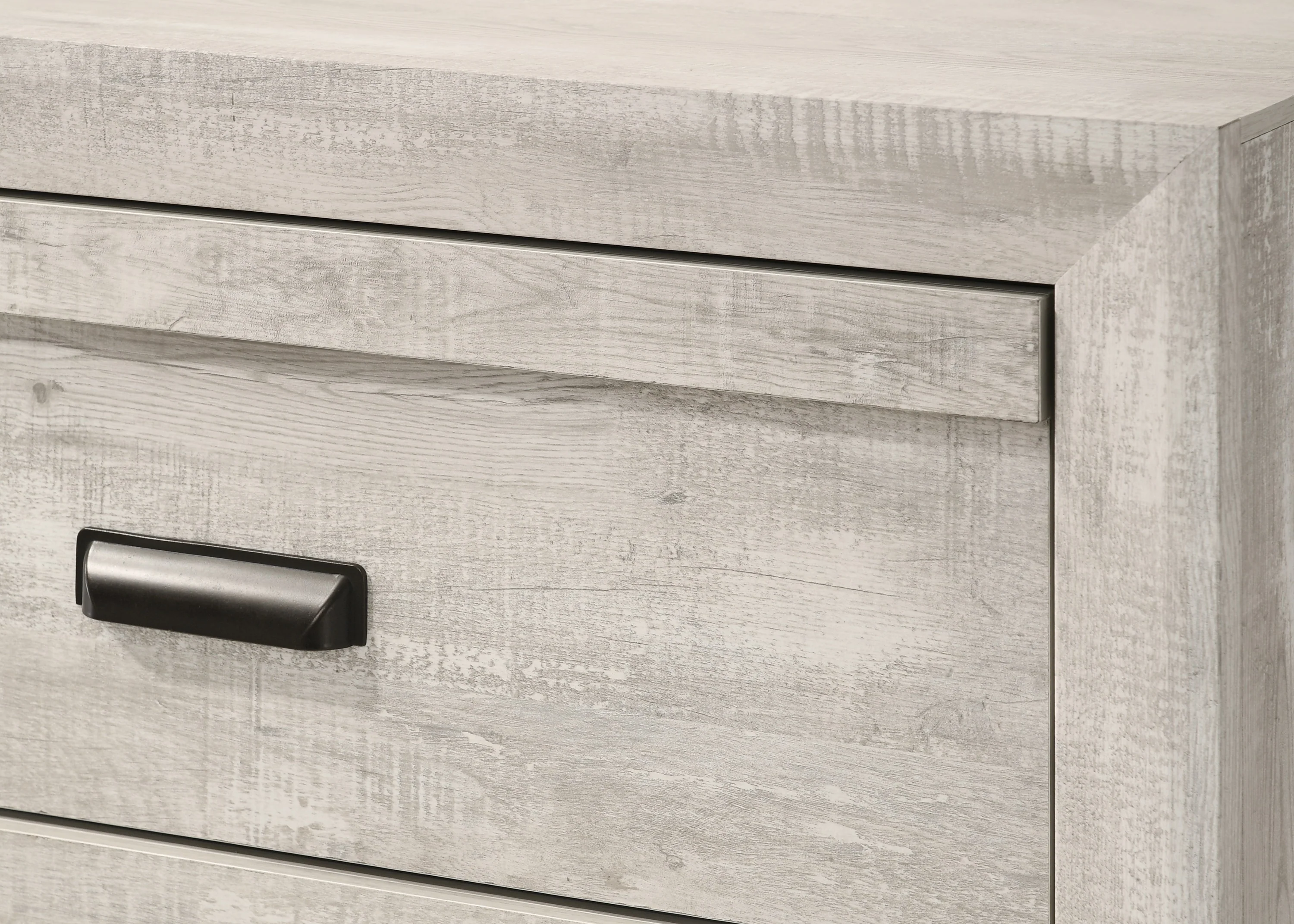 Valor Dresser